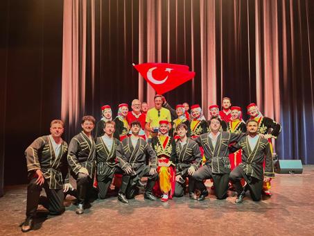 BUÜ Halk Oyunları Topluluğu Belçika’da Türkiye’yi temsil etti