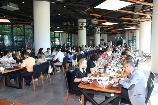 Rektör Yılmaz, başarılı akademisyenlerle buluşmaya devam ediyor