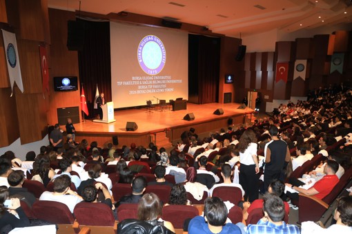 Hekim adayları beyaz önlüklerini giydi