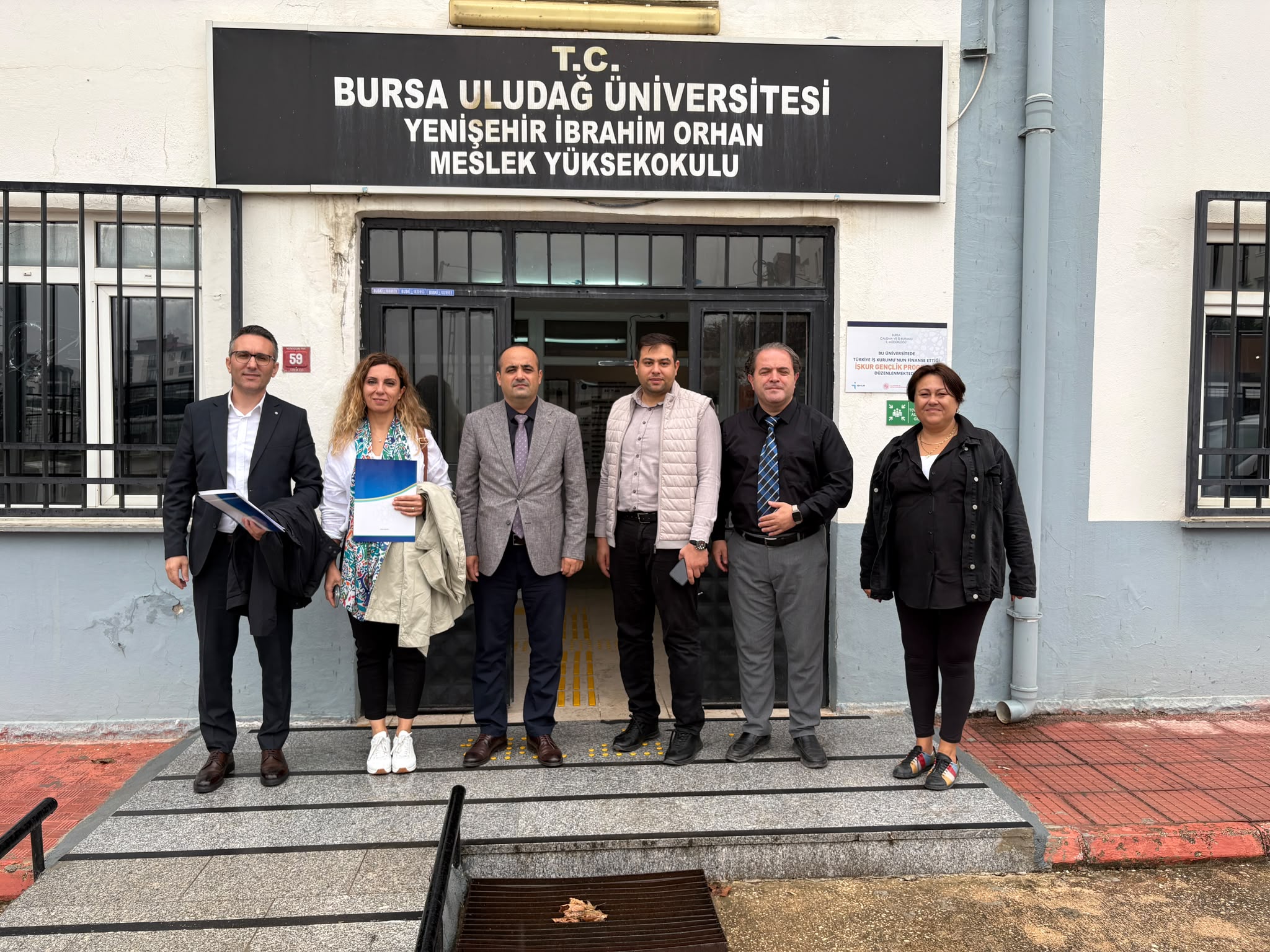 Yenişehir İbrahim Orhan Meslek Yüksekokul Öğrencilerimize " E- Kütüphane Üyeliği ve Elektronik Kaynakların Kullanılması" Eğitimi verildi.