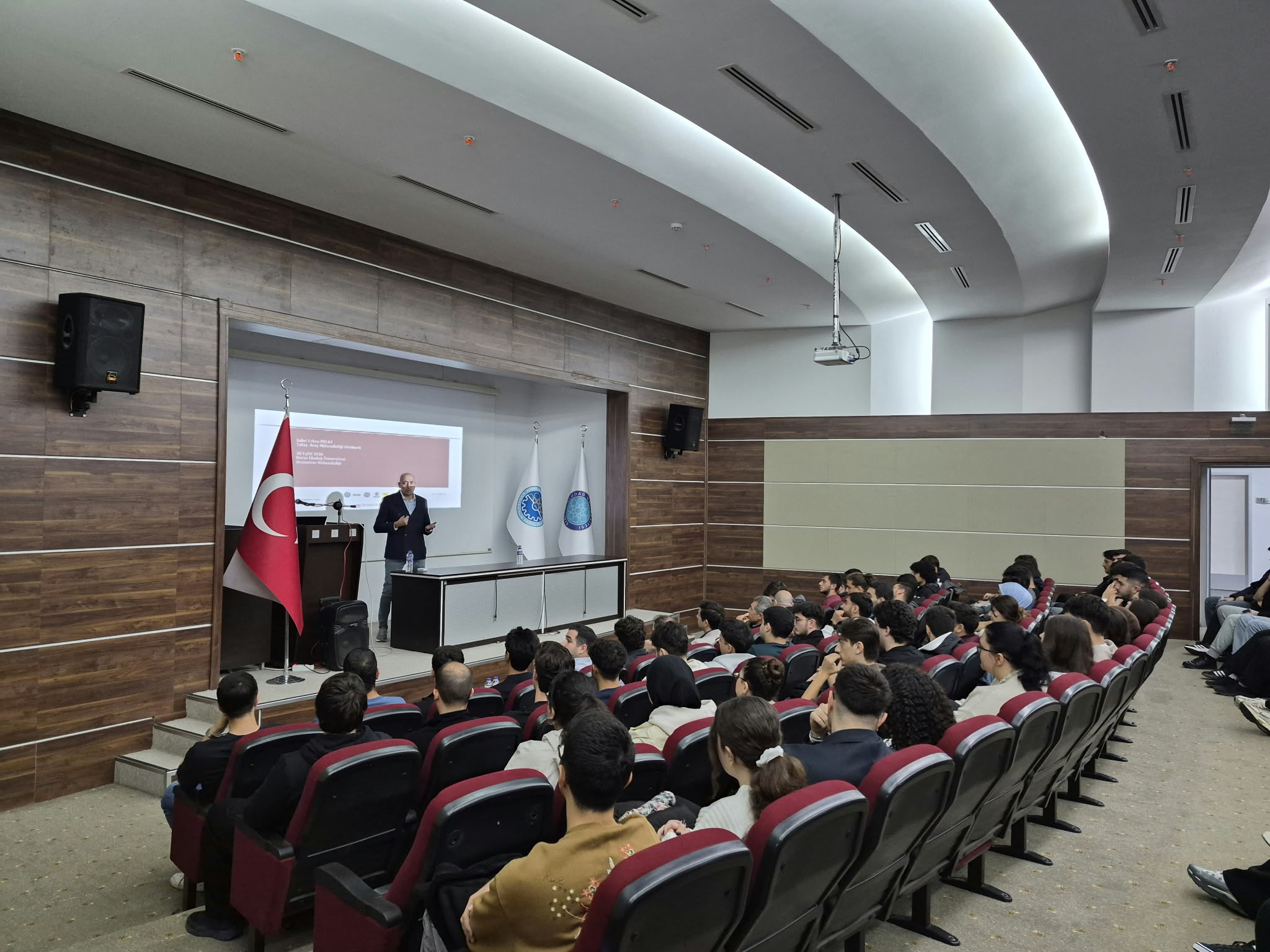 Bursa Uludağ Üniversitesi Mühendislik Fakültesi Otomotiv Mühendisliği Bölümü Açılış Dersini Gerçekleştirdi