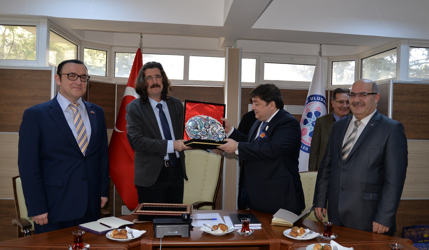 Azerbaycan İktisat Üniversitesi, Uludağ Üniversitesi’nin eğitim sistemine geçiyor