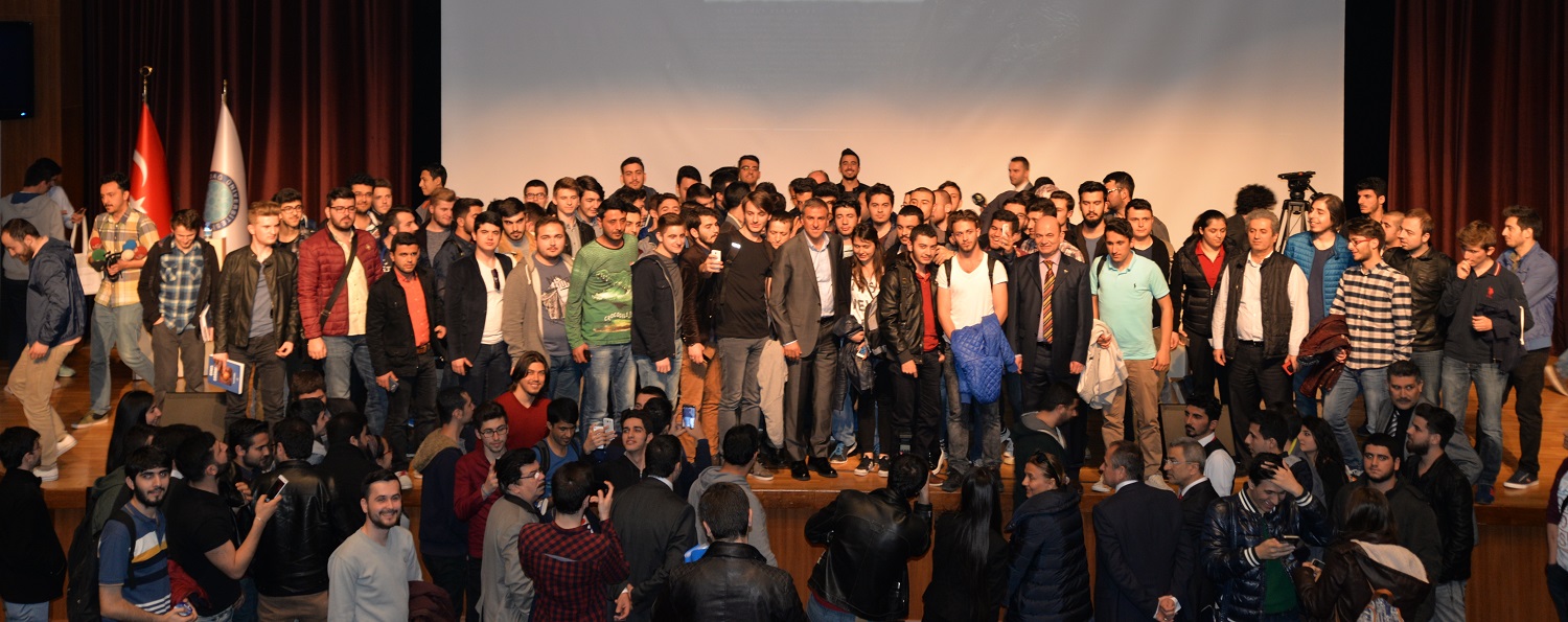 Hamzaoğlu, üniversiteli öğrenciler ile buluştu