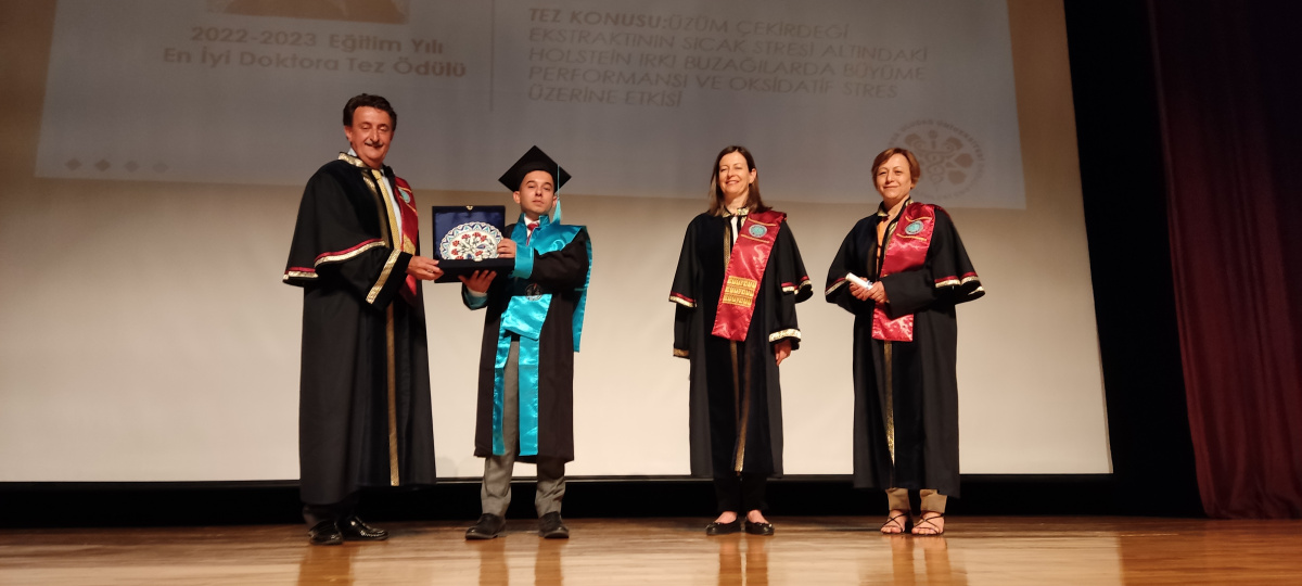 Sağlık Bilimleri Enstitüsü’nde mezuniyetler tamamlandı