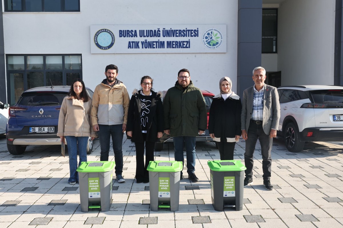 Çay ve Kahve posalarını komposta dönüştürmeye başladık.