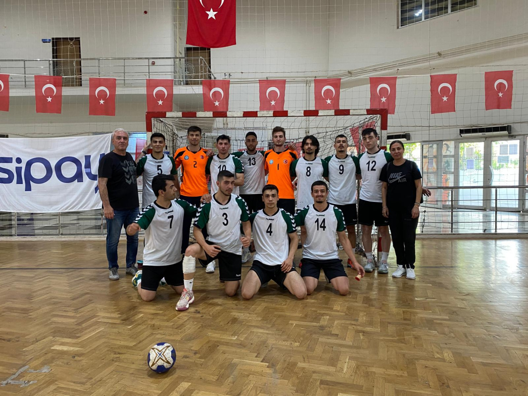  Bursa Uludağ Üniversitesi Hentbol Takımı Süperlide 