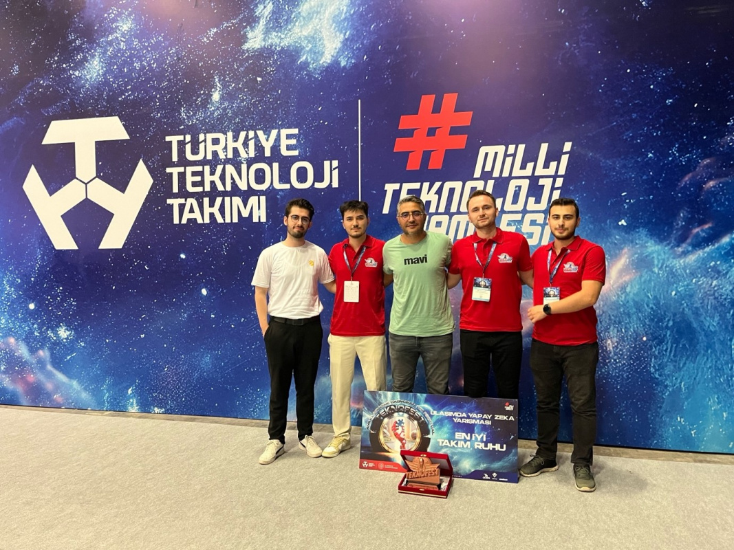 Öğrencilerimiz TEKNOFEST 2024 Akıllı Wifi Kapsama Yarışması kategorisinde “Birincilik Ödülü”nü kazandı!