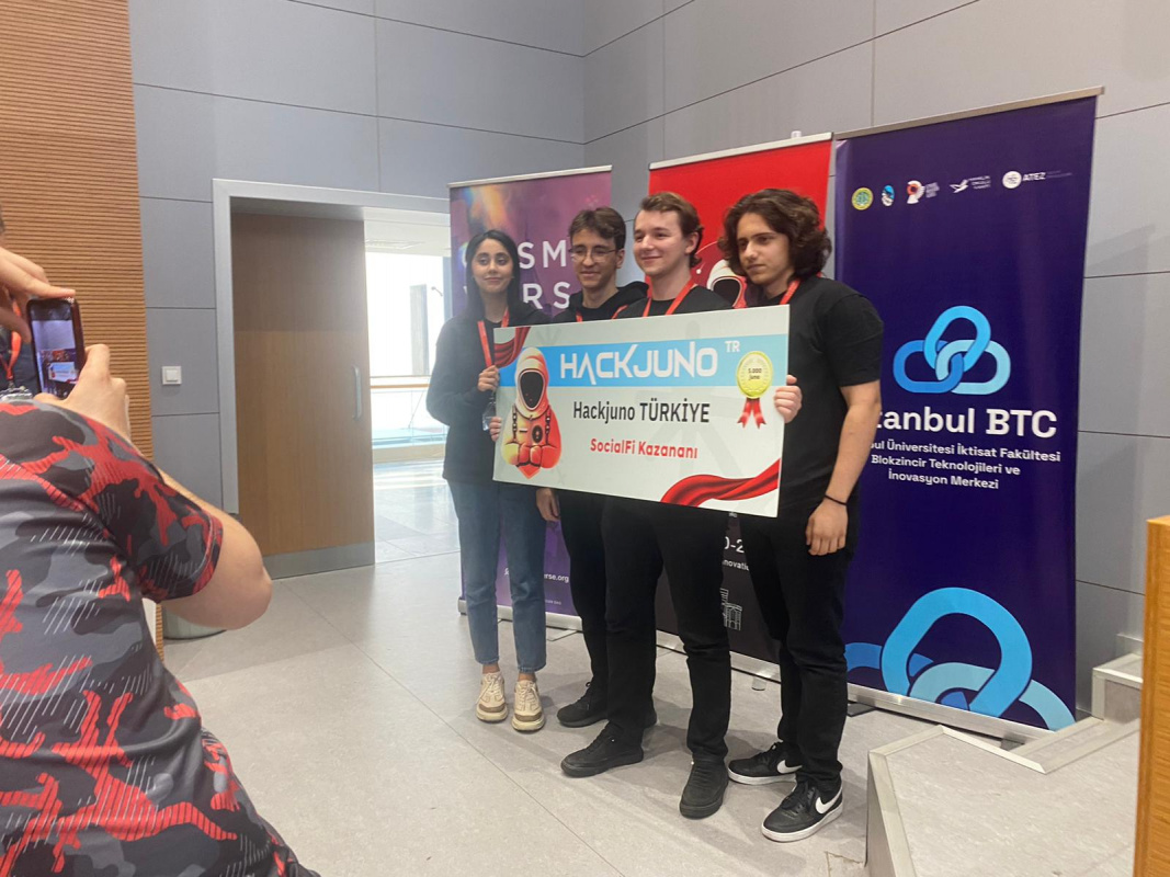  Üniversitemiz Blockchain Kulübü, HackJuno Türkiye'de Kazananlar Arasında Yer Aldı 