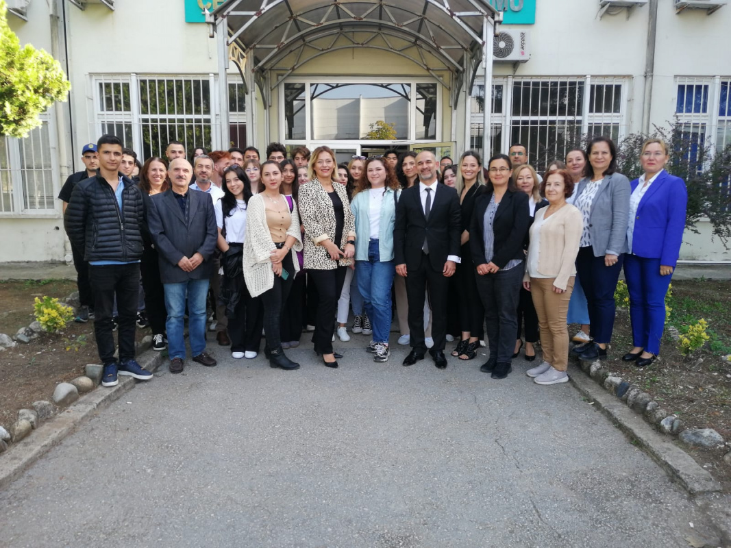 Çevreyapı Arıtma Sistemleri Yönetim Kurulu Başkanı Çağlar ÖZÇELİKLER öğrencilerimizle buluştu.