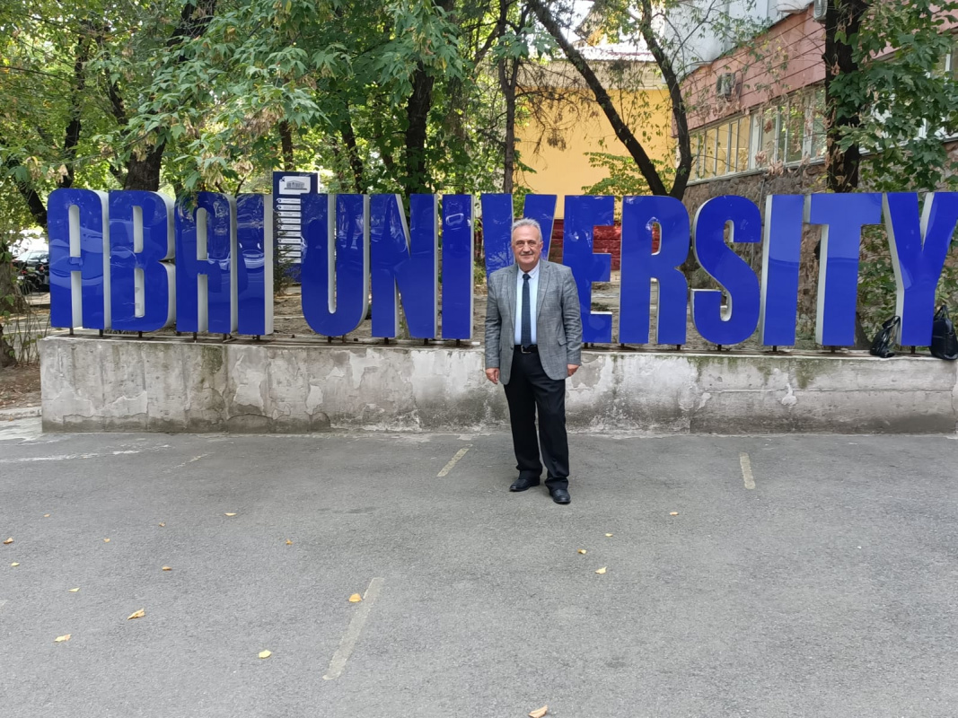 Prof. Dr. Salih Çepni Kazakistan Abai Pedagoji Üniversitesi’ne İşbirliği Faaliyetleri Kapsamında Ziyarette Bulundu.