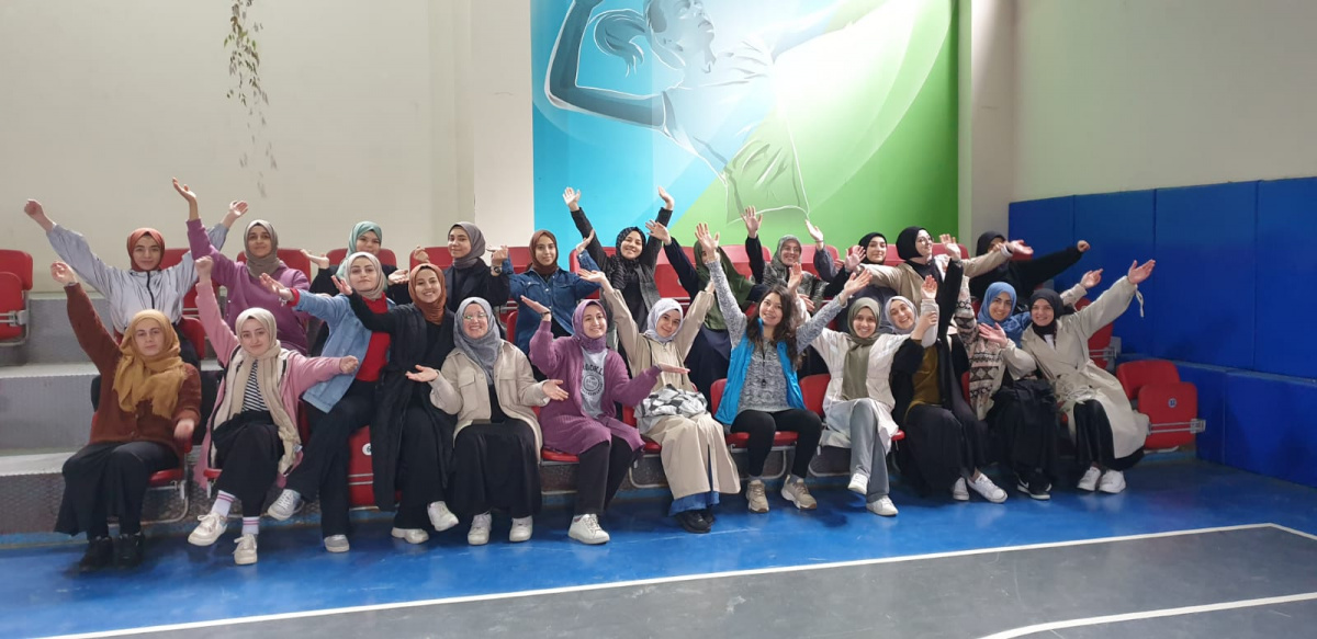  Öğrencilerimiz İstanbul Marmaracık Gençlik Kampında 