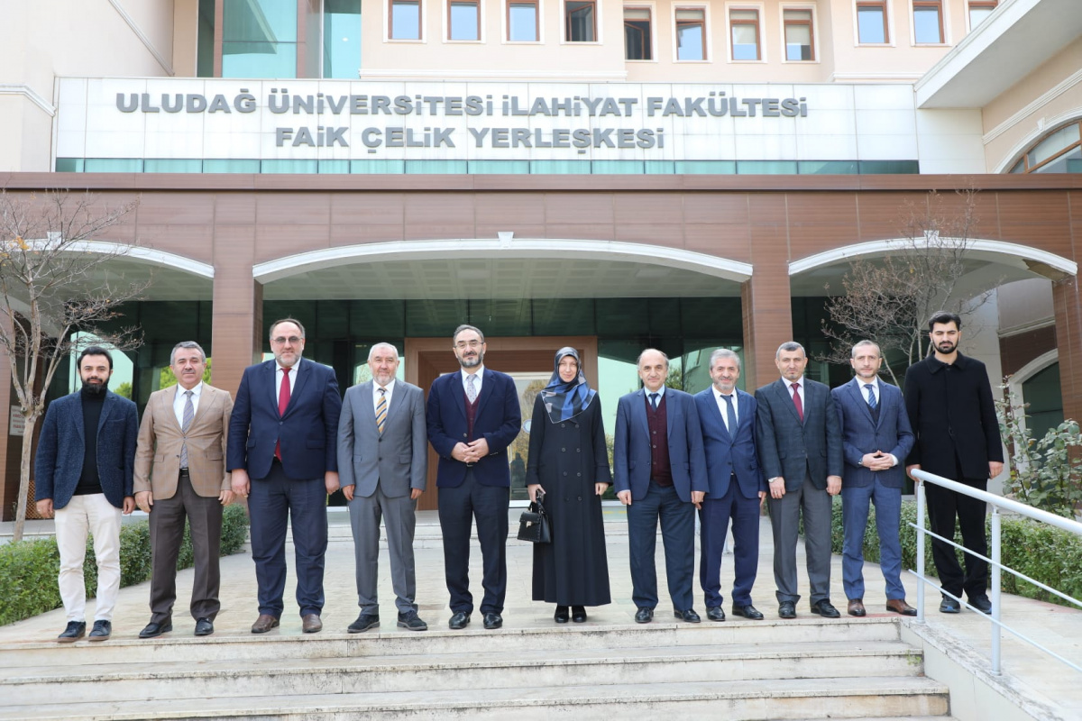 Bursa İl Müftüsü Sayın Yavuz Selim Karabayır'dan Dekanımız Prof. Dr. Adem Apak'a Tebrik Ziyareti