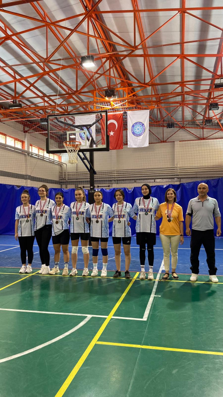  Bursa Uludağ Üniversitesi 2024 Spor Oyunlarında Karacabey Meslek Yüksekokulu... 