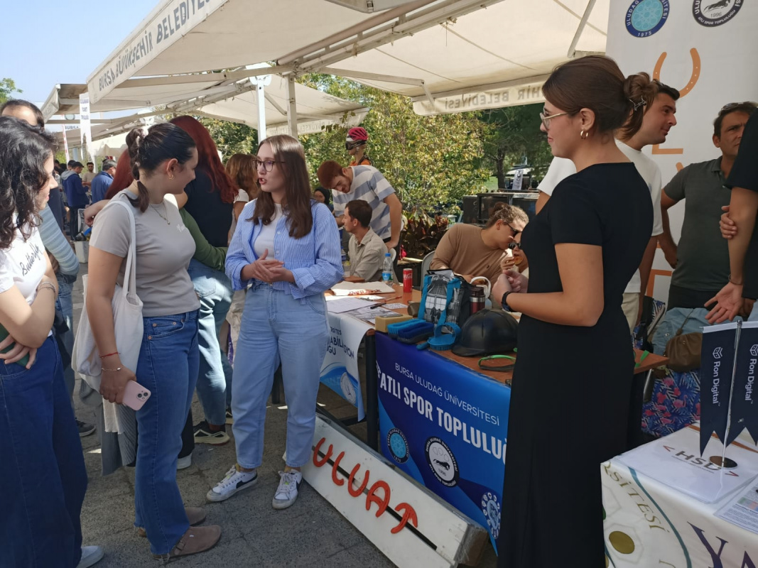 BUÜ Atlı Spor Topluluğu (ULUAT) yoğun ilgi ile karşılandı.