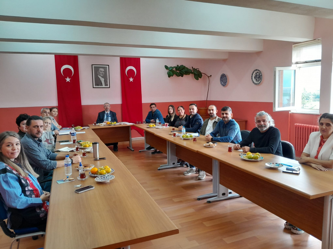  İZNİK MESLEK YÜKSEKOKUL AKADEMİK KURULU TOPLANTISI YAPILDI 