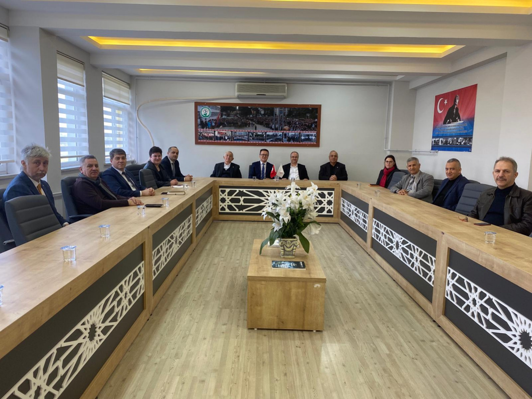  Rumelisiad ile Bursa Uludağ Üniversitesi MEYOK Koordinatörlüğü arasındaki protokol kapsamında Meslek Yüksekokullarının Müdürleri Hürriyet MTAL'a çalışma ziyareti gerçekleştirdi 