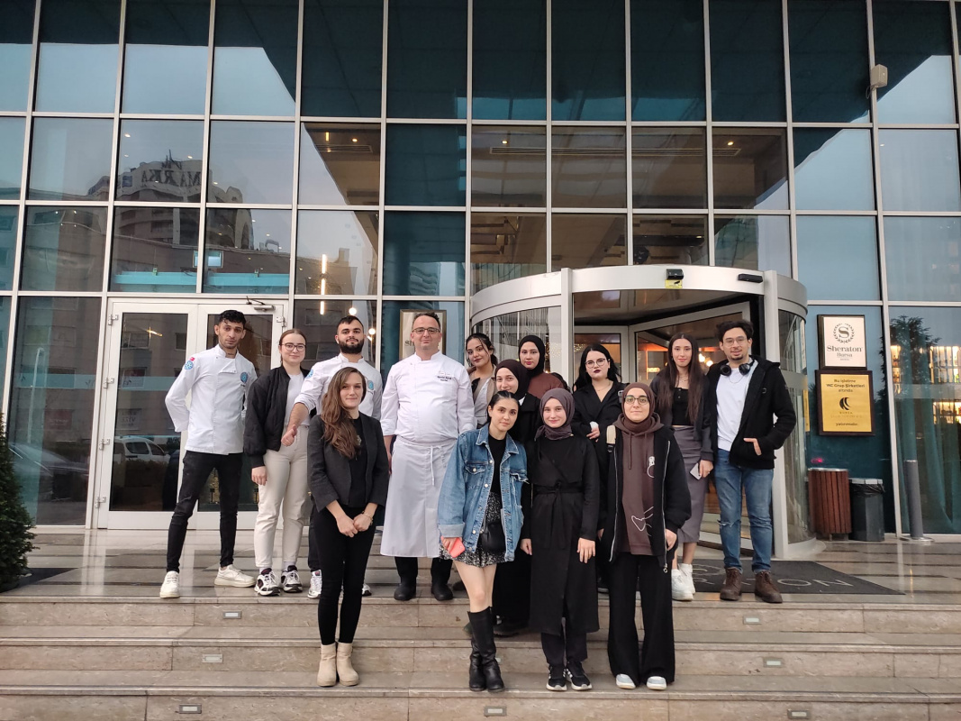 Harmancık MYO Öğrencileri Bursa Sheraton Hotel Teknik Gezisi Gerçekleştirdi 