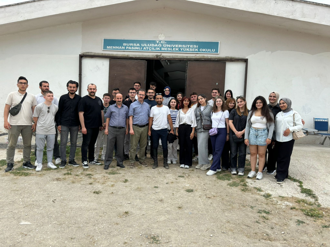  Balıkesir Üniversitesi Veteriner Fakültesi Öğrencileri Mennan Pasinli Atçılık Meslek Yüksekokulumuzu Ziyaret Etti. 