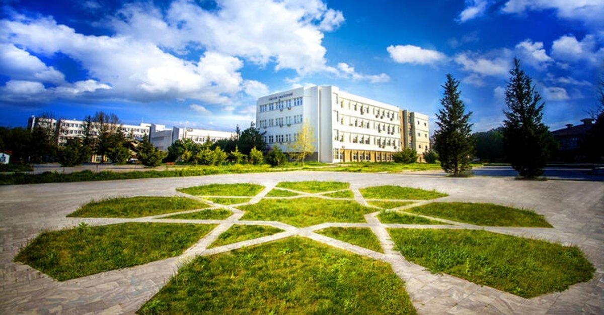 Bursa Uludağ Üniversitesi Mimarlık Fakültesi Lisans Öğrencileri Memnuniyet Anketi Değerlendirmeleri (Aralık 2022)