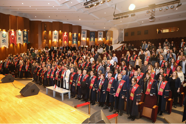 2022 VE 2023 YILLARI AKADEMİK PERFORMANS ÖDÜLLERİ SAHİPLERİNİ BULDU