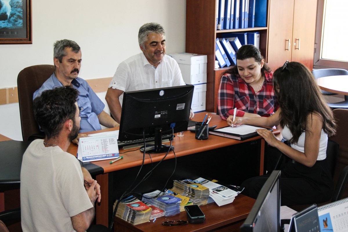  Bursa Uludağ Üniversitesi bünyesindeki öğrenci topluluklarımız gerçekleştirilen genel kurullar sonrası topluluk yönetimlerini oluşturuyorlar. 