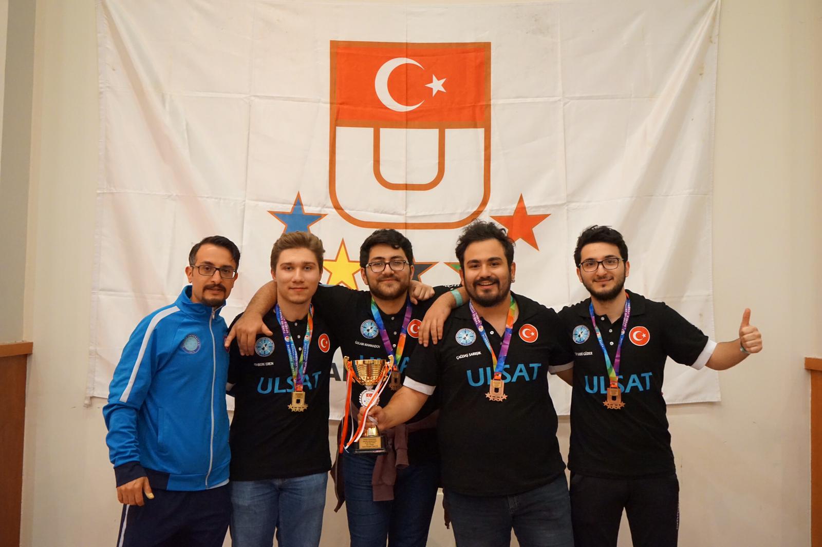  Bursa Uludağ Üniversitesi Satranç Takımı Başarıya Doymuyor 