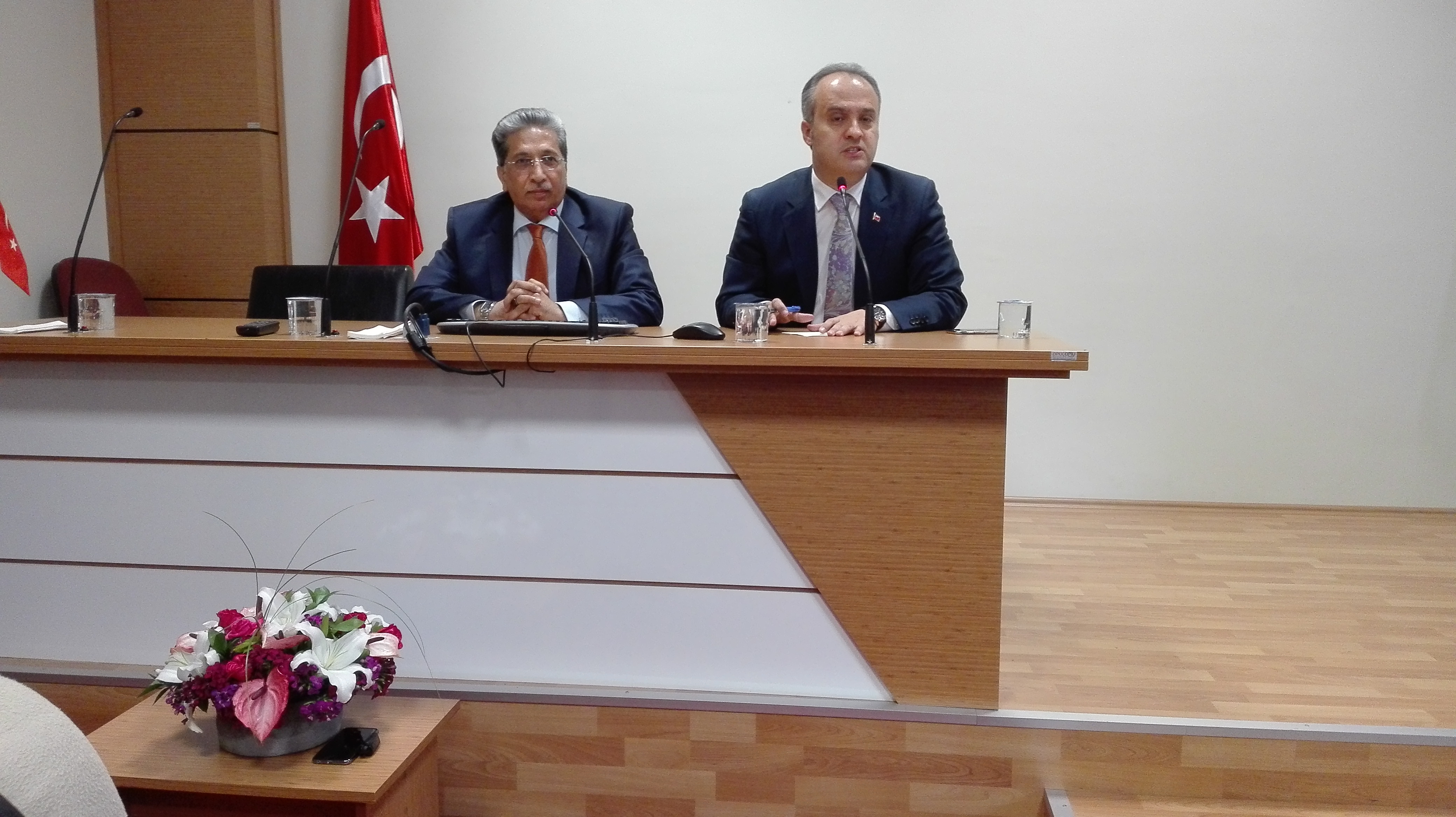  Doğrudan Batıya Yerel Yönetimler Seminerleri: İnegöl Belediye Başkanı Alinur AKTAŞ 