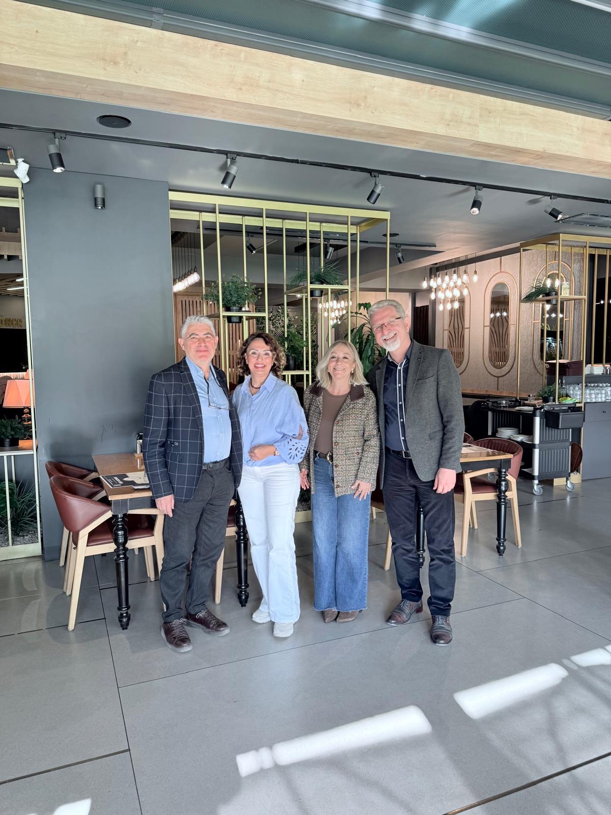 3729aa20-324d-4545-95a6-08cc6aeecd65! ?? 