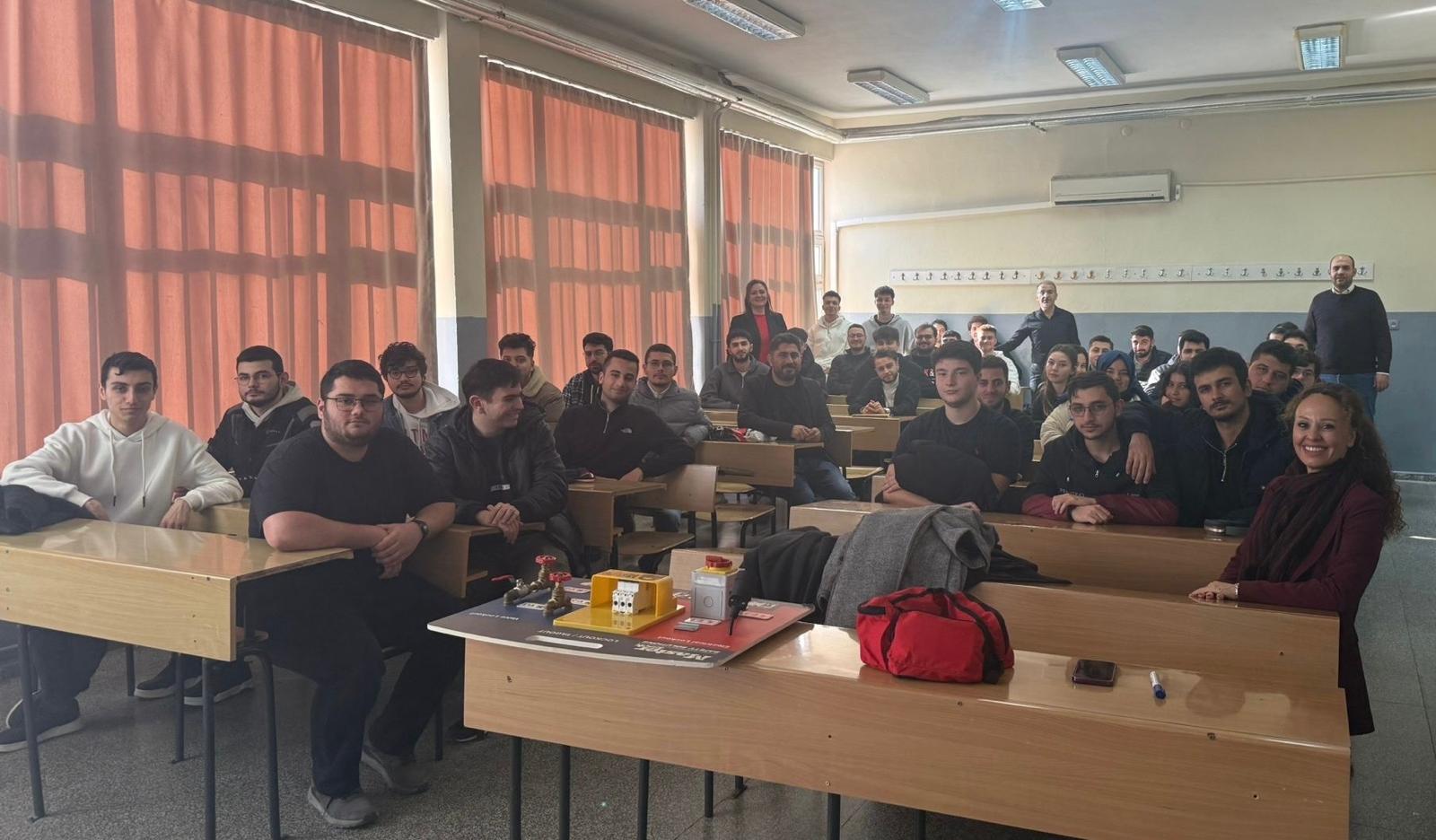 WhatsApp Image 2025-12-18 at 10.48.32! ?? 