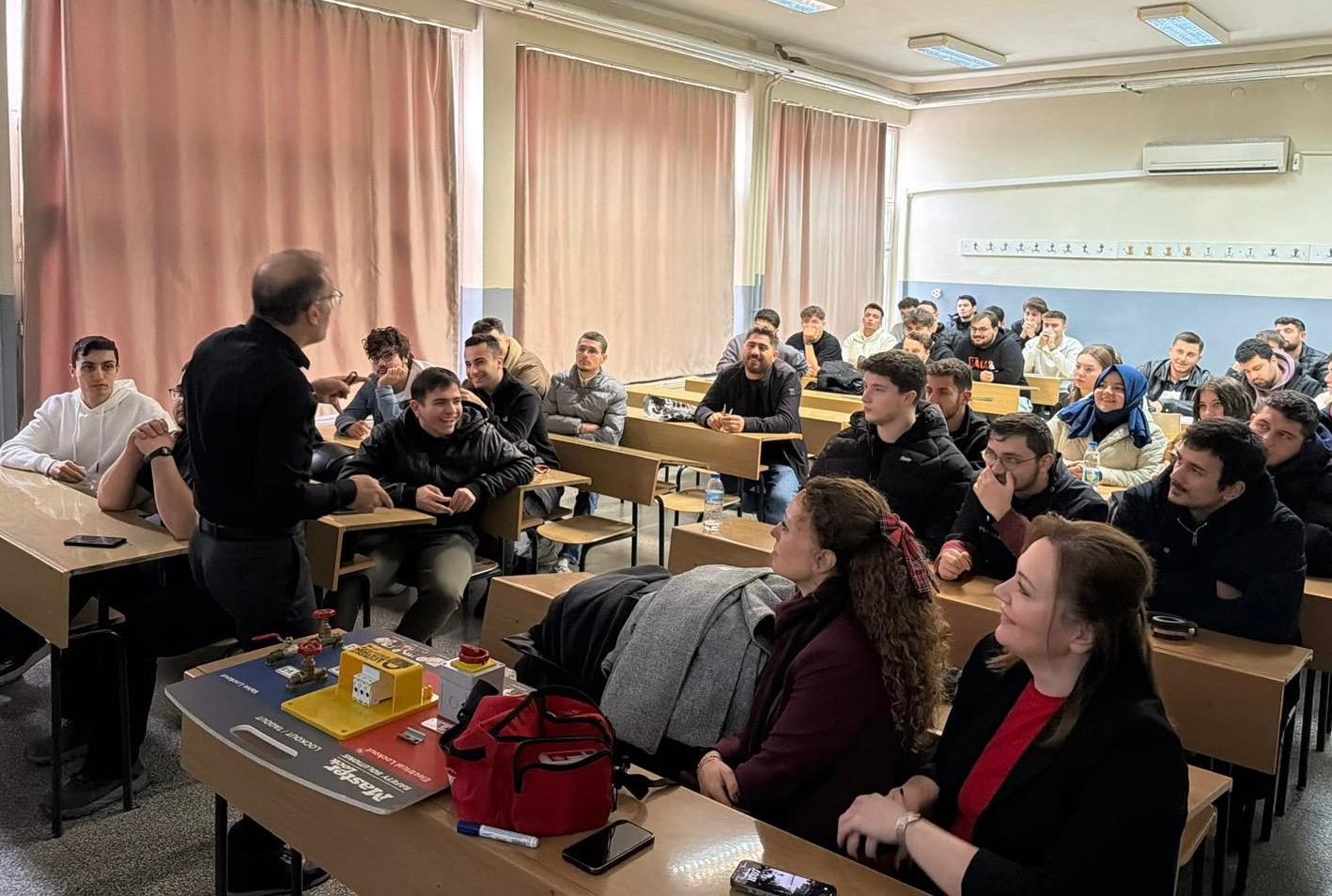 WhatsApp Image 2025-12-18 at 10.48.31! ?? 