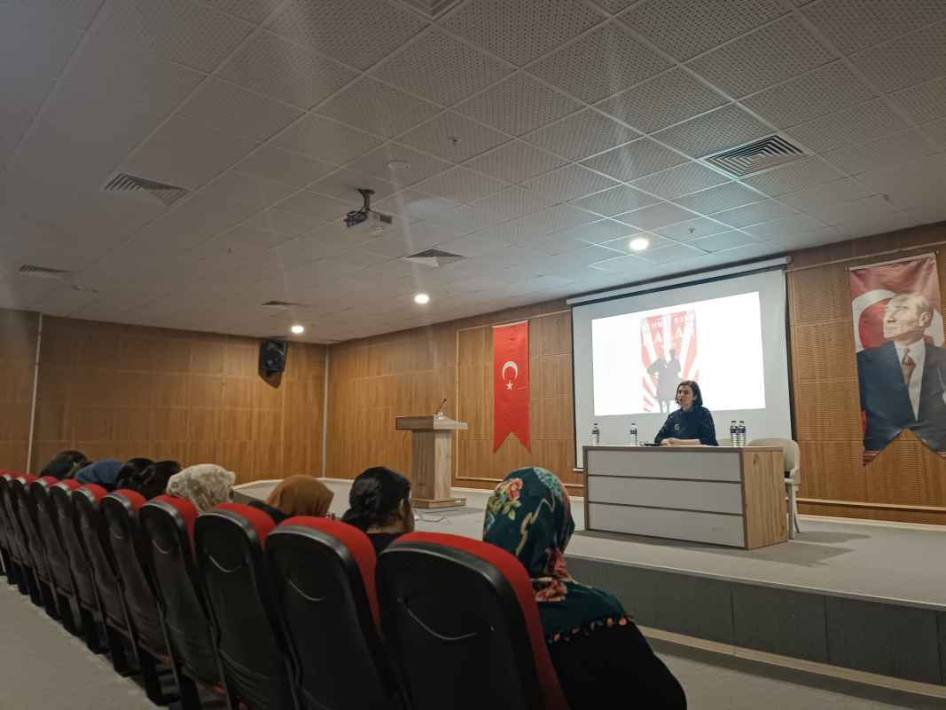  Türk Edebiyatında Milli Mücadele Konulu Konferans 