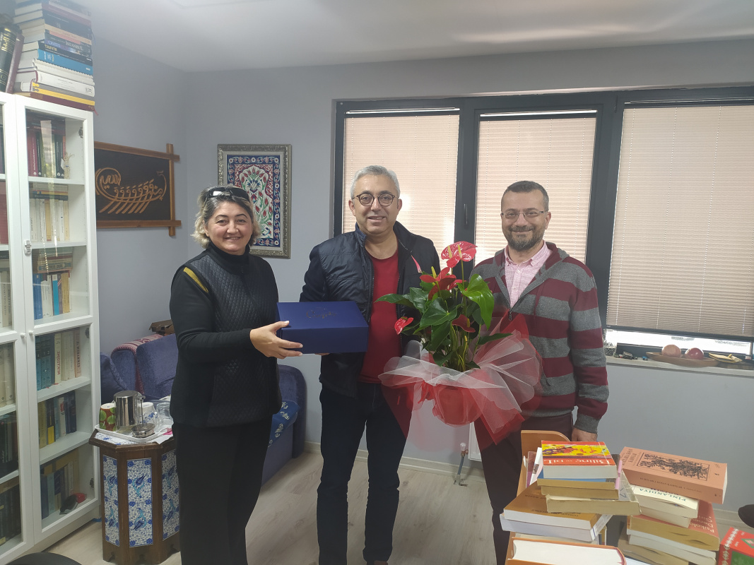 PROFESÖR UNVANI ALAN HOCAMIZ FERHAT ENSAR'I TEBRİK EDERİZ
