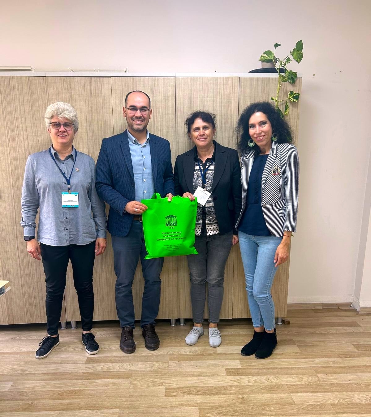 WhatsApp Image 2025-10-15 at 15.31.50! ??