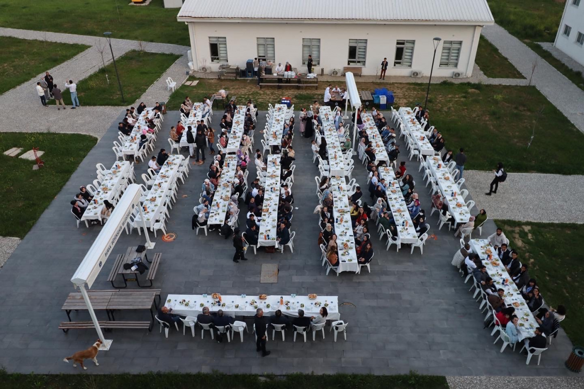 Ulutömer’in bahçesinde 75 milletten 300 öğrenciyi kucaklayan iftar buluşması…