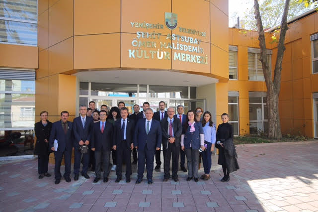  Yenişehir Belediyesi ile Yüksekokulumuz arasındaki iş birliği  imkanlarının görüşülmesi konulu toplantı yapıldı. 