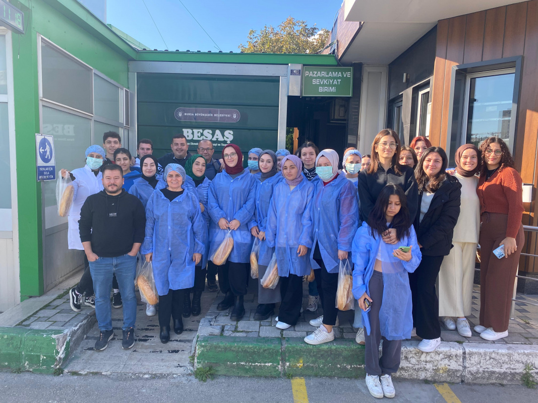 The second-year students of our vocational school's Food Technology Program organized a technical trip to Besaş Bread Inc.'s production facility and the BEYAP bakery products laboratory on November 5, 2024.